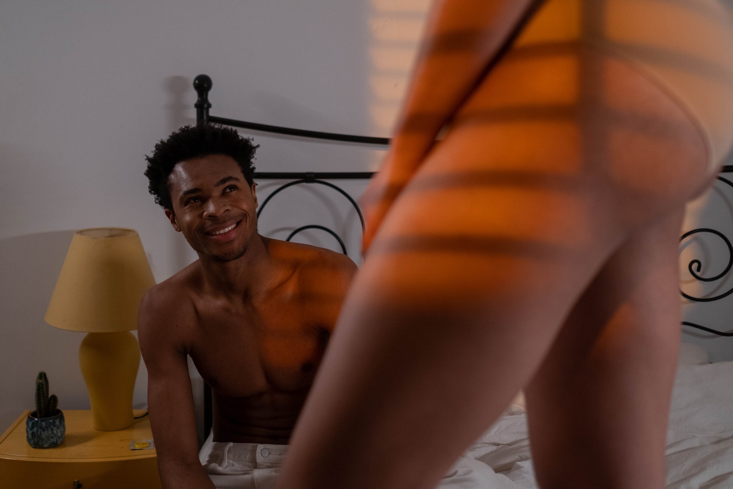Leia mais sobre o artigo Como deixar um homem louco na cama? 5 formas
