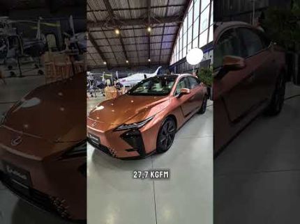 LEXUS VOLTA A TER SEDÃ NO BRASIL